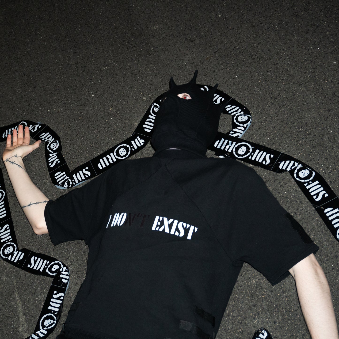 SLIGHTLY DISAPPOINTING T-SHIRT 1.0 - I DO*N'T* EXIST